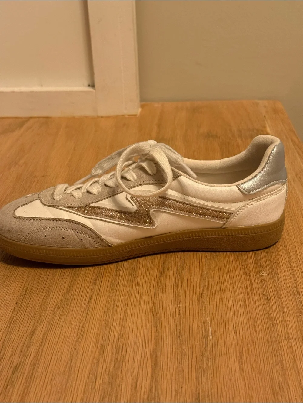 Madden Girl Women's Cream & Taupe Lace-Up Retro Sneakers